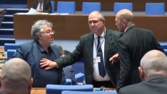 Пейков, "Възраждане" и Божанков пак се биха в парламента (ВИДЕО)