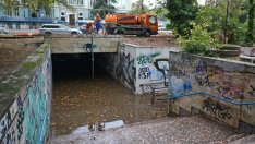 Трети ден подлез във Варна остава непочистен след пороя