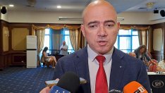 Министърът на туризма: Общините да харчат минимум 50% от данъка за реклама и полети