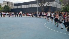 Надиграване с български народни танци зарадва сърцето в СУ "Найден Геров" - Варна (Снимки)