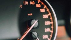 Защо повечето коли вдигат до 250 км/ч?