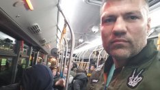 Тервел Пулев се пъхна в автобуса, снима се и... "Карти и билети за проверка!"