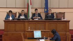 Депутатите решават извънредно за военната помощ за Украйна (НА ЖИВО)