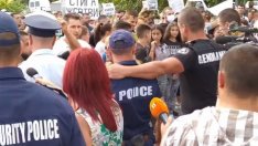 Напрежение и сблъсъци с полицията в Айтос заради тежка катастрофа (ВИДЕО)