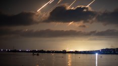 Израел призова за евакуация на иранци, близо до военни заводи в Иран