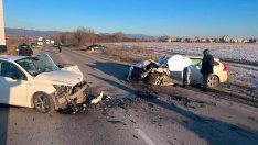 Един човек е загинал, а десет са ранени в катастрофи 