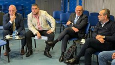 Работодатели, синдикати и управляващи подновяват преговорите за бюджета