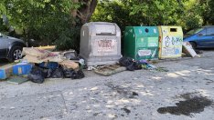 Вашите сигнали: Боклук прелива в кв. "Аспарухово"