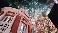 Хиляди варненци посрещнаха 2025 г. на площада