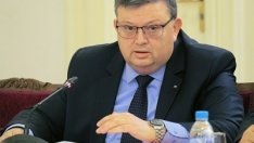 Изненадващ ход: Цацаров изпревари политиците, хвърля оставката си