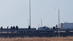 Заловиха пореден бус, натъпкан с мигранти