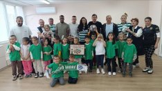 Илиан Илиев и играчи на Черно море зарадваха дечица във Варна (СНИМКИ)