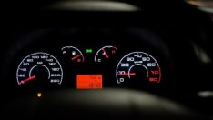 На километража едно, а иначе друго! Защо съвременните скоростомери лъжат?