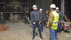 Кметът Портних инспектира ремонта на сцена "Филиал" на ДТ "Стоян Бъчваров"