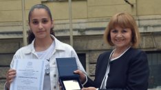 Наградиха лауреатите от ученическия конкурс "Най-старото злато и Варна - днес"
