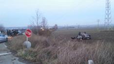 След гонка с полицията: „Голф 3“ се заби в нива край Каварна