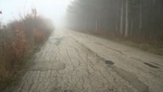 Жителите на Долище настояват за спешен ремонт на пътя за Варна