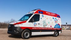 Показват детската линейка, закупена с пари от капачки, с почетна обиколка на Варна