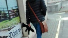 "Варна ми е Киев" – шегаджии погнаха варненка, държаща в ръце… автомат