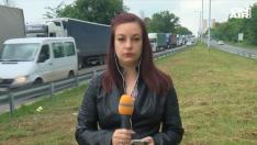 Тежък трафик на "Дунав мост", 20 км е колоната от чакащи камиони