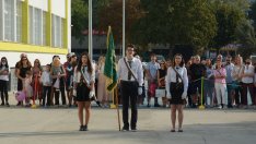 Новата учебна година във Варна започна присъствено (СНИМКИ)