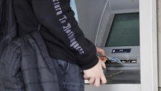 Минималната работна заплата ще бъде 1213 лева / 620,20 евро от 1 януари 2026 г