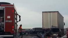 Кола влезе под ТИР на АМ "Тракия"
