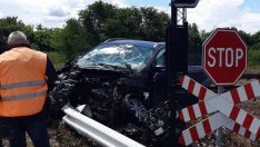 Нов ЖП инцидент: Влакът Варна - Русе удари автомобил на прелез