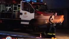 Пожарникари с календар в подкрепа на болни деца (СНИМКИ)