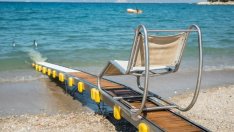 На първо четене: Депутатите задължиха концесионерите да осигурят достъп до плажовете за хората с увреждания