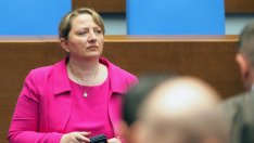 Деница Сачева: Слагаме край на политическия пазарлък с надбавките към пенсии и помощи