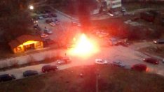 Кола се самозапали на метри от газостанция във Варна (СНИМКИ)