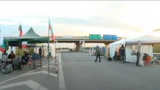 11 ден протести: Остават блокадите на АМ "Тракия" и Прохода на Републиката