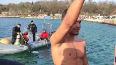 Състезател по водна топка извади кръста във Варна