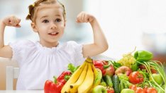 С кои храни трябва да внимават децата през лятото?
