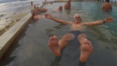 “Топлата вода” на плажа “кипна” от посетители (СНИМКИ)