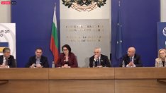 Константинова: Ситуацията  е под контрол. 50 000 бежанци са вече у нас (ВИДЕО)