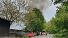 Горят бараки на пътя Варна-Константиново