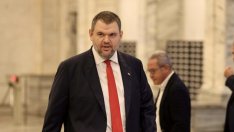 Пеевски сезира КЗП и КЗК заради цените на храните