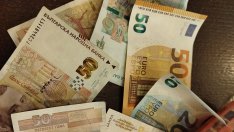 Социалните помощи за декември ще бъдат изплатени в евро след 15 януари