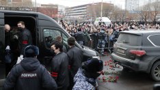 Погребаха Навални с аплодисменти (ВИДЕО+СНИМКИ)