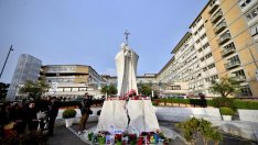 Папа Франциск призовава за световен мир от болницата