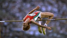 33 години Стефка Костадинова остава непобедена в скока на височина