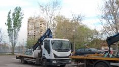 Паяк вдигна колата на даяджия, той свали номерата на репатрака