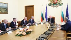 Какво реши МС: Купуват нови автомобили за армията