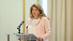 Ще подкрепи ли Радев Йотова за президент? 