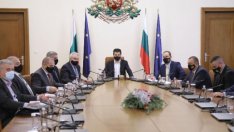 Правителството смени 9 областни управители