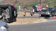 Варненска кола се обърна след катастофа на прохода Шипка