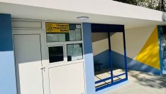 Похвално: Варненски кмет ремонтира спирка с приятели