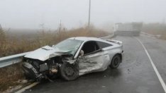 В мъглата: 18-годишен с варненска кола се вряза челно в тир по пътя за Русе